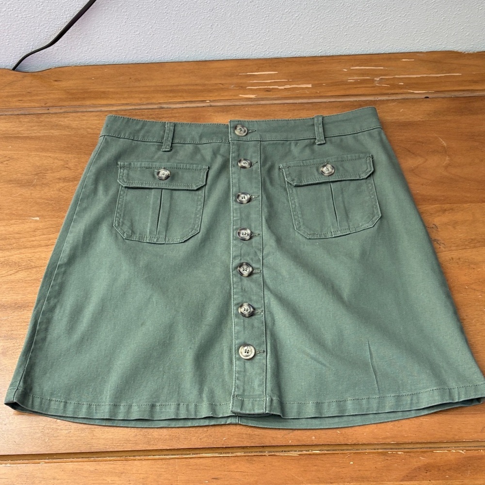 Democracy Olive Button-Front Mini Skirt Size 8